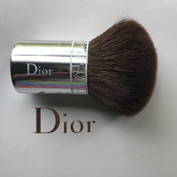 dior kabuki brush